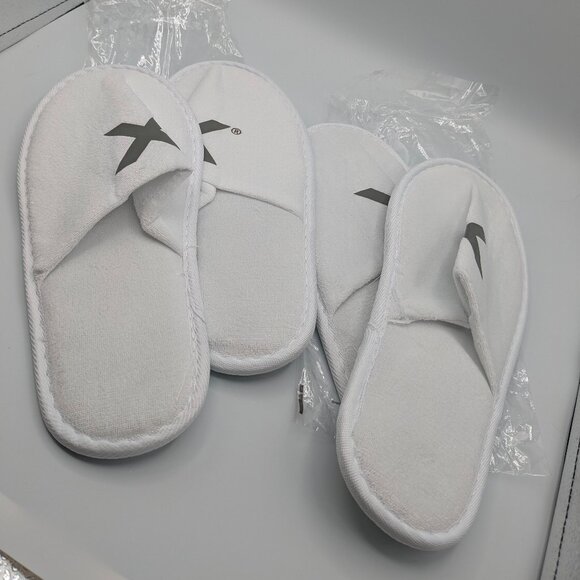 Celebrity Cruise Line Spa Slippers Set of 2 New in Package Medium/Large - Picture 1 of 4